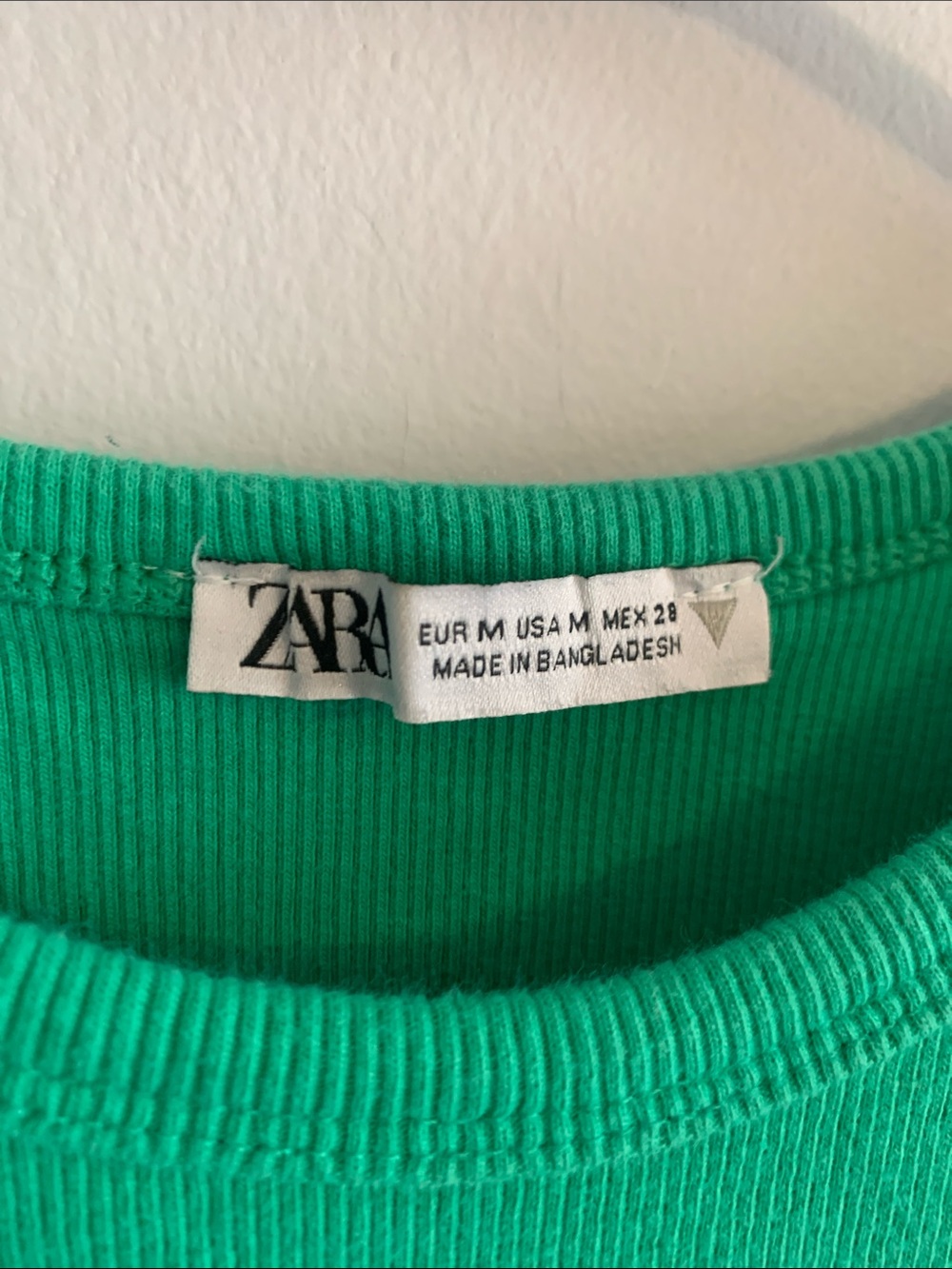 ZARA Bright Green Ribbed Crop Tank Top - Picture 2 of 3